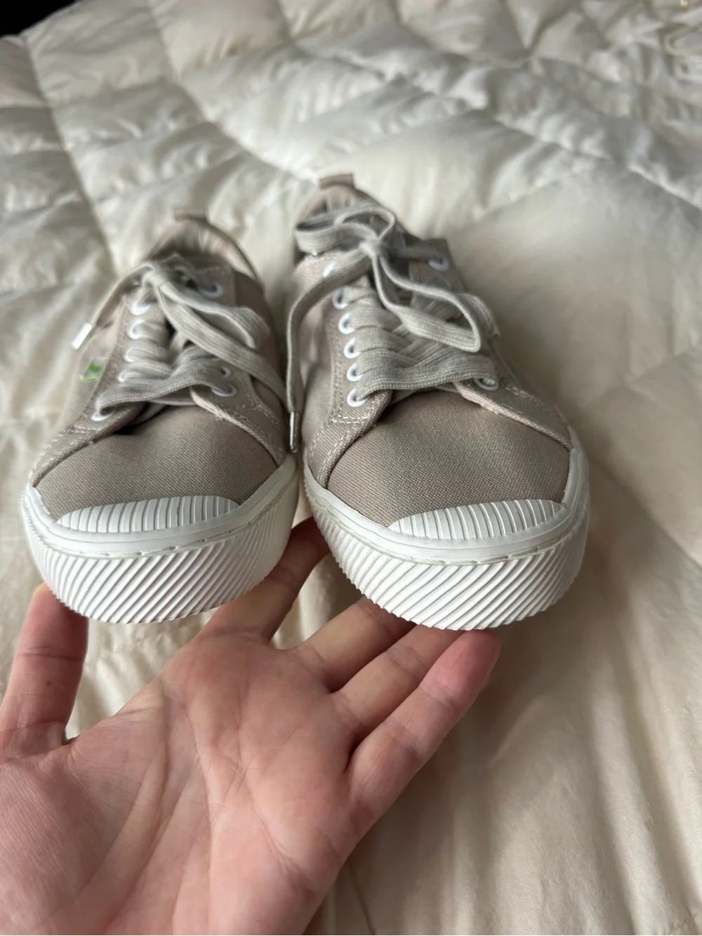 Cariuma x Pantone Canvas Sneakers Beige Gray Men’s US 9.5 EU 42